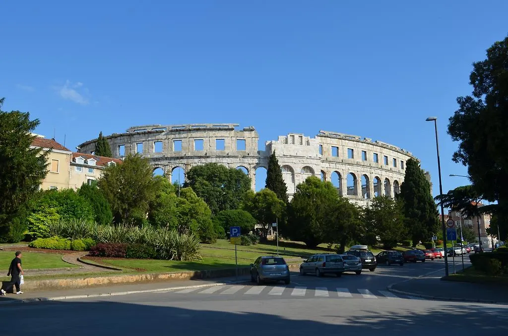 Apartment Rosy Pula 0*,
